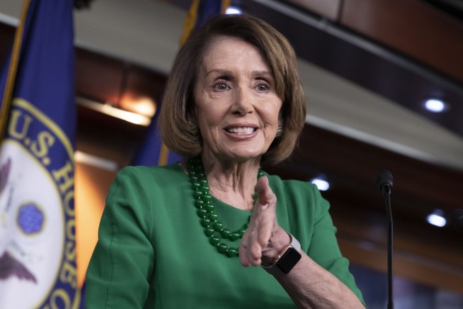 Trump says military to build border wall if Democrats refuse