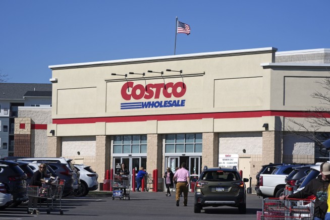 Costco raises annual membership fees for the 1st time since 2017, boosting them $5 to $10