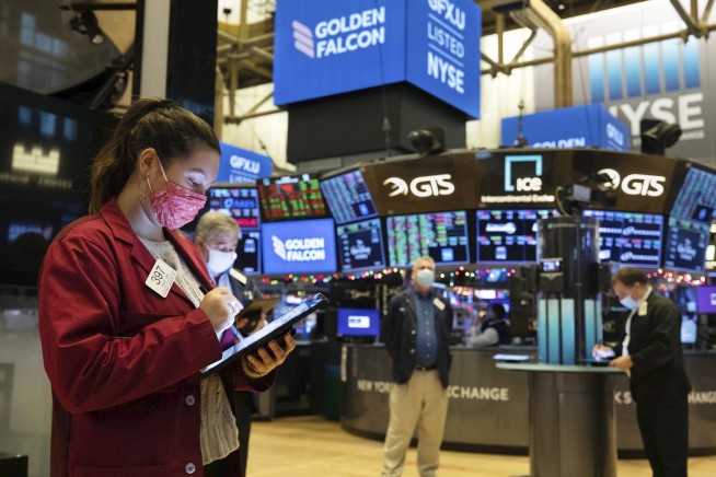 US stocks slide from records as wait continues for Congress