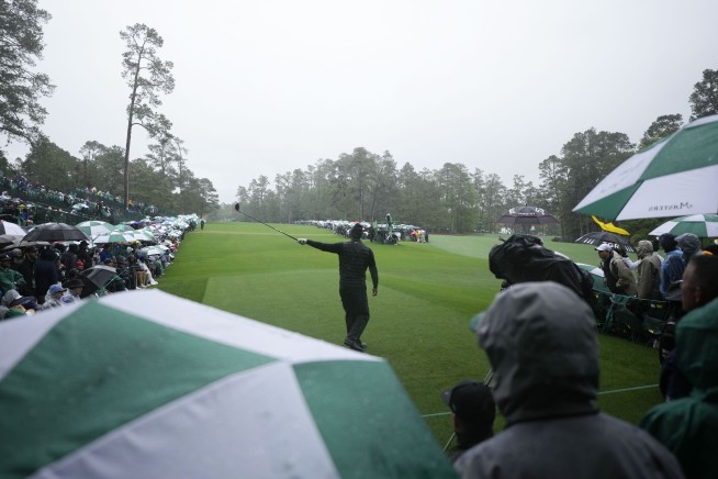 Woods withdraws before completing 3rd round of Masters