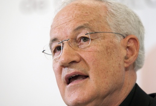 Which cardinals are seen as contenders to be the next pope?