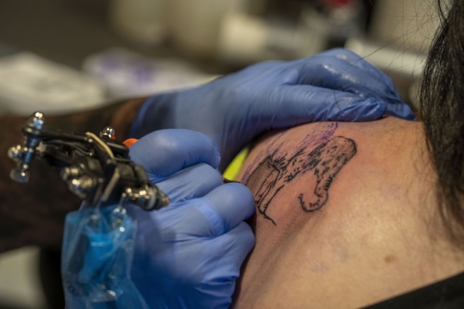 High art becomes body art as visitors to Amsterdam's Rembrandt House Museum get inked