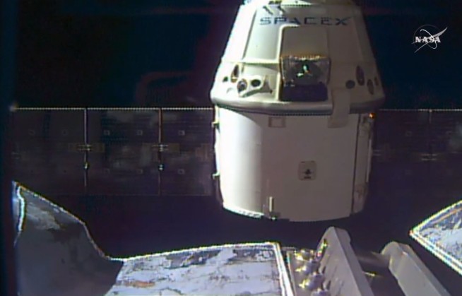 SpaceX Dragon returns to Earth with station science, gear
