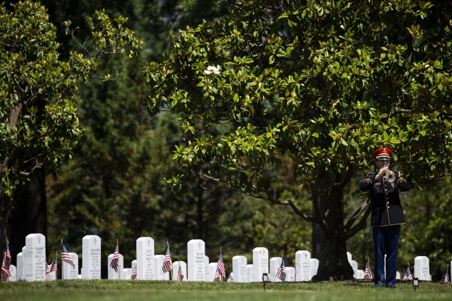 New burial rules seek to extend Arlington Cemetery lifespan