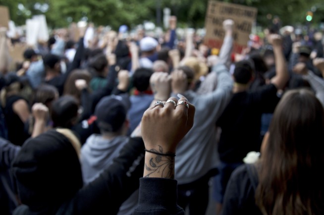 Oregon city joins others in curbing tear gas, police tactics