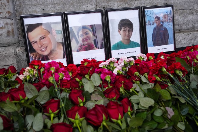 Aviation experts say Russia's air defense fire likely caused Azerbaijan plane crash as nation mourns