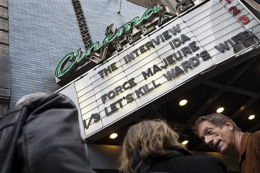 Hundreds of theaters begin screening 'The Interview'