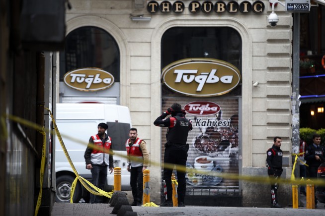 Suicide bomb attack in Istanbul kills 5, at least 20 wounded