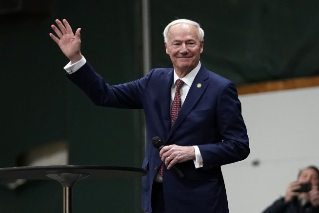 White House apologizes to former 2024 candidate Asa Hutchinson as Biden courts anti-Trump GOP