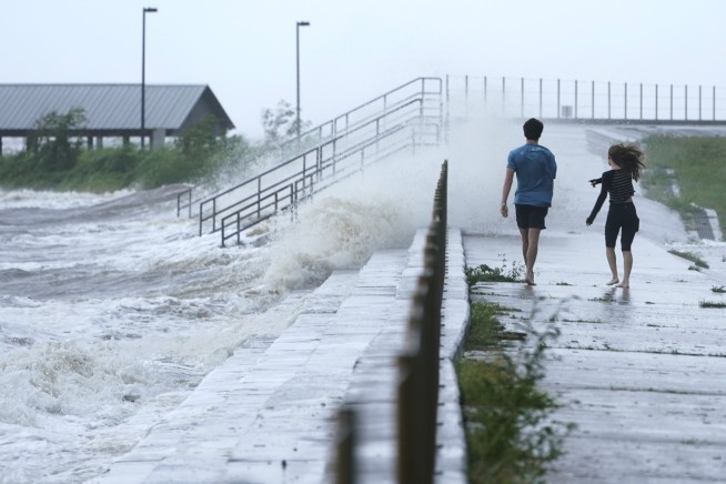 Hurricane Ida strikes Louisiana; New Orleans hunkers down