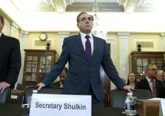 AP sources: Trump plans to oust Shulkin as VA secretary