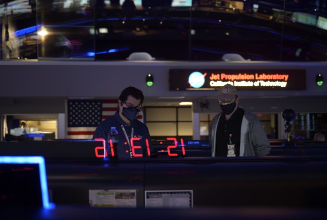 NASA rover lands on Mars to look for signs of ancient life