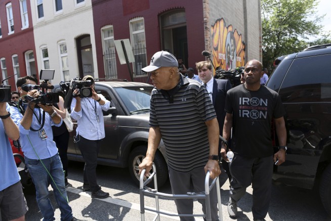 Cummings urges Trump to 'come to Baltimore'