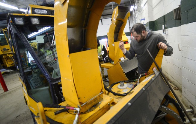 The US northeast is preparing for a weekend storm that threatens to dump snow, rain, and ice