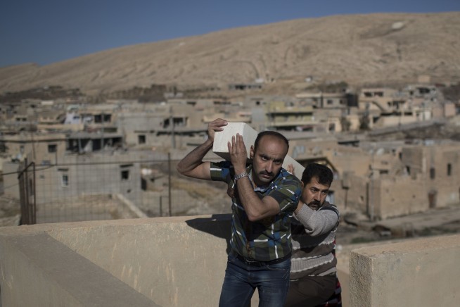 Iraqi troops face stiff resistance from IS in eastern Mosul