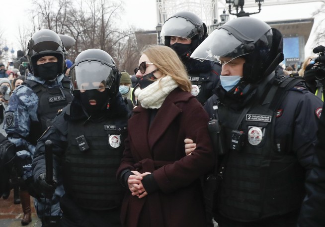 2,100 arrested at protests demanding Navalny's release