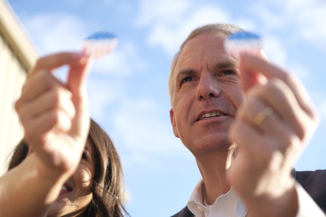 Mississippi Republican Gov. Tate Reeves wins 2nd term, defeating Democrat Brandon Presley