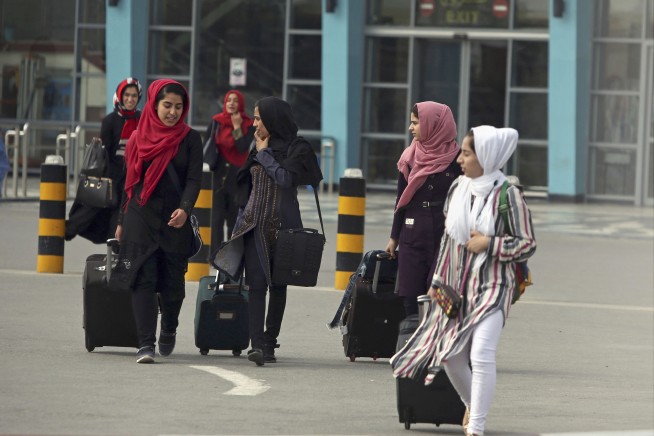 Officials: Taliban blocked unaccompanied women from flights