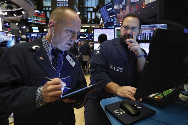 US stocks edge higher after Fed leaves rates unchanged