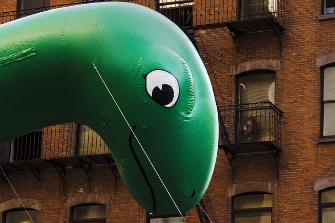 Despite cold, balloons fly at Macy's Thanksgiving Day parade