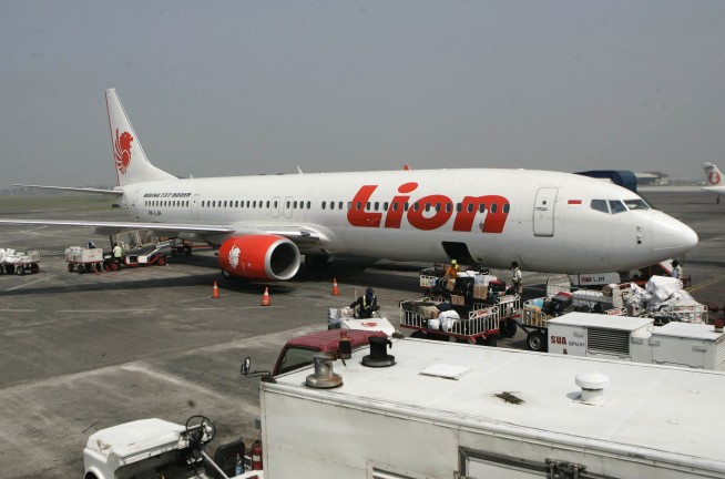 Indonesia Lion Air flight with 189 on board crashes into sea