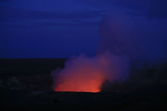 Hawaii volcano park to close amid explosion concerns