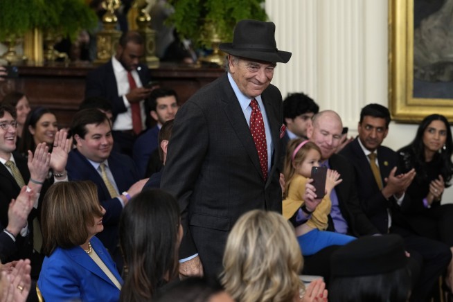 Video shows struggle for hammer during Pelosi attack