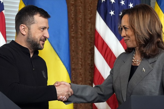 Trump and Zelenskyy meet in New York as election holds high stakes for US support for Ukraine