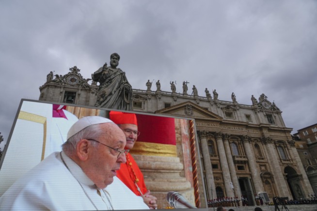 Pope Francis denounces the weapons industry as he makes a Christmas appeal for peace in the world