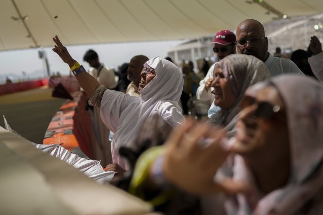 Hundreds died during this year's Hajj pilgrimage in Saudi Arabia amid intense heat, officials say