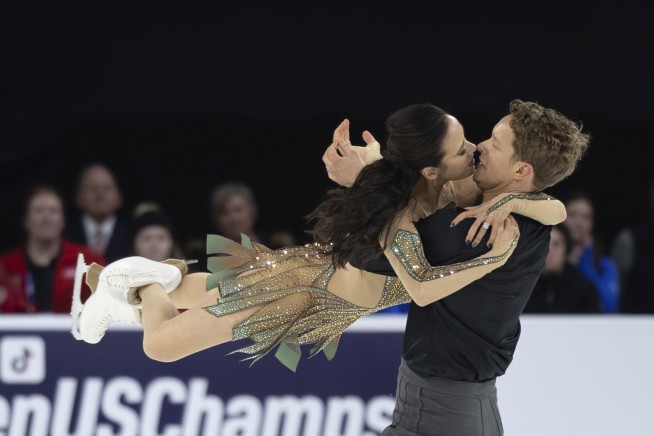 Madison Chock and Evan Bates match the U.S. record by winning their sixth ice dance national title