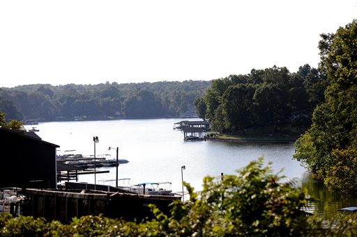 The Latest: Official: Suspect in on-air fatal shooting dies