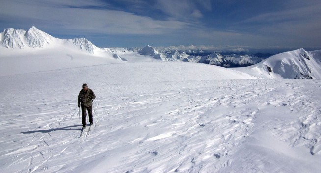 2 Alaska skiers hoped their snow cave wouldn't become a tomb