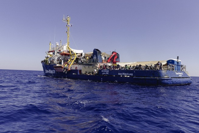 Mediterranean ships find 5 dead, rescue over 1,100 migrants