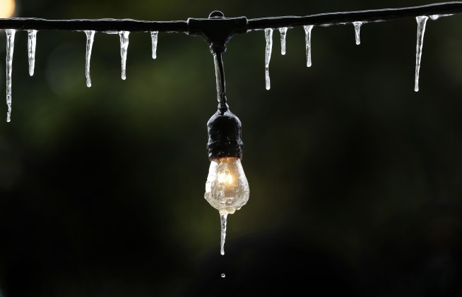 Winter storm forecast to dump snow from Florida to Carolinas