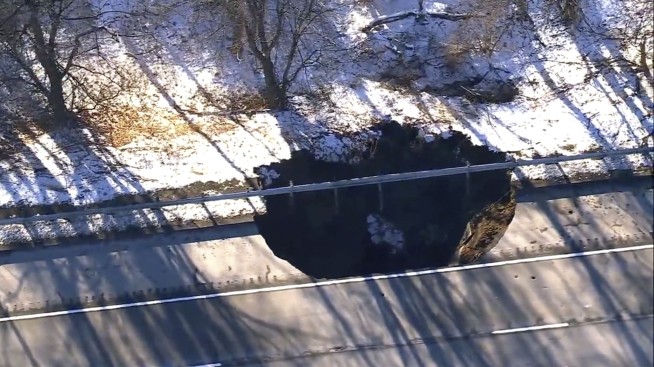 Sinkhole in New Jersey keeps I-80 closed after a section collapses into an abandoned mine