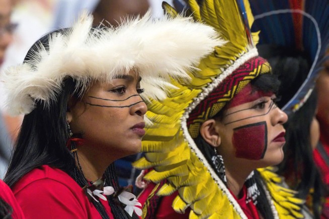 Pope's Amazon synod proposes married priests, female leaders