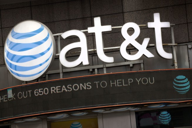 Justice Dept. sues to stop AT&T's $85B Time Warner deal