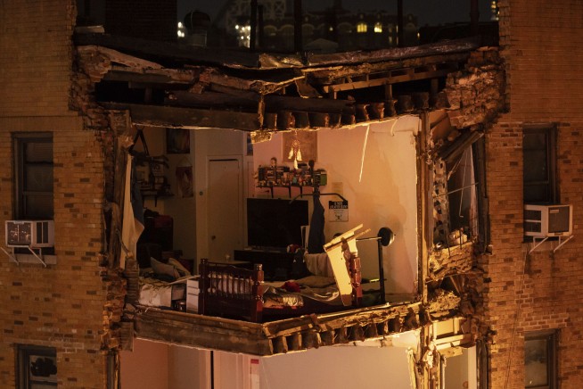 No victims found in huge debris pile after corner of Bronx apartment building collapses