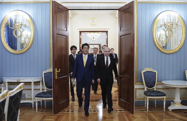 Russia, Japan make no visible progress on territorial spat