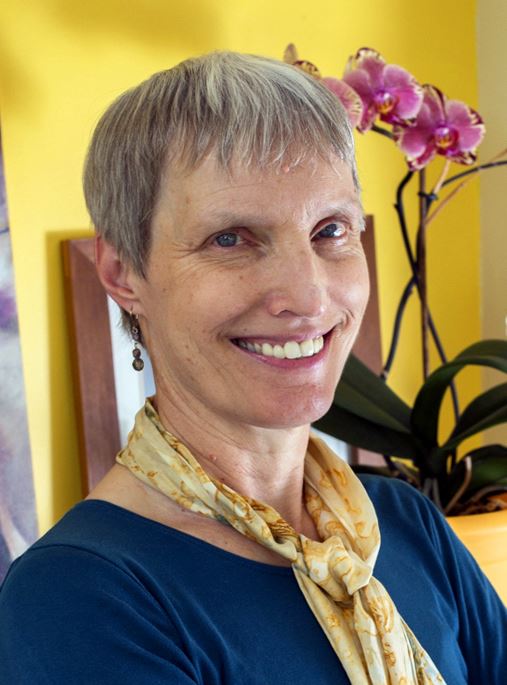 Democratic socialist Salazar wins; voters oust splinter Dems