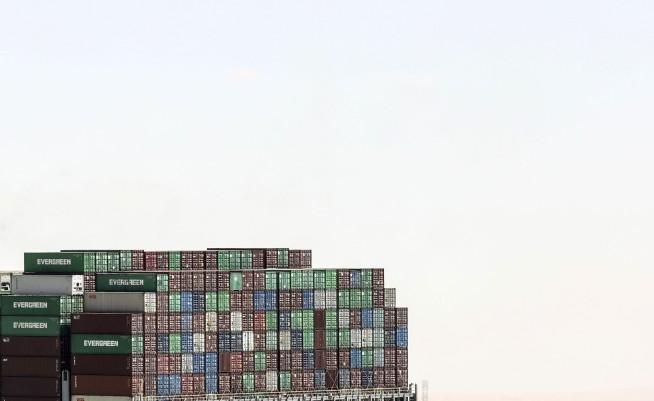 Canal service provider says container ship in Suez set free