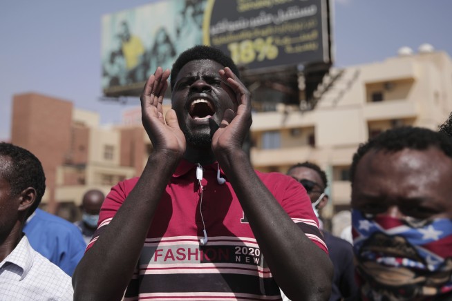Sudan security forces shoot dead 2 protesters, doctors say