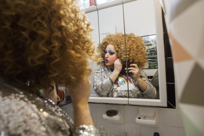 Library brings drag queens, kids together for story hour