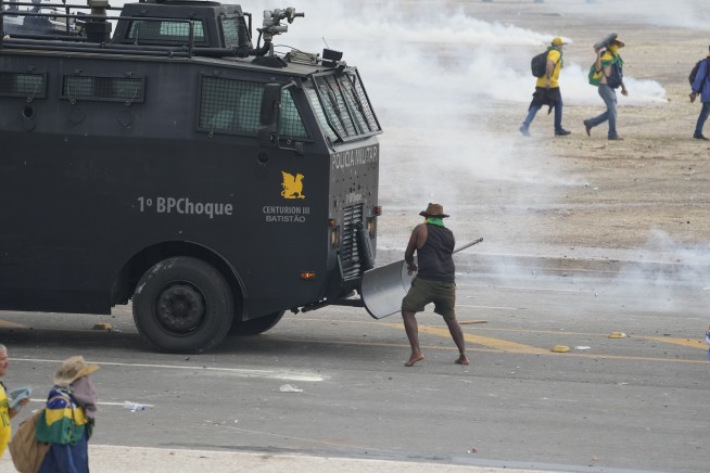 Brazil authorities seek to punish pro-Bolsonaro rioters