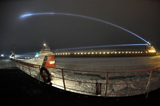 Great Lakes become nearly covered with ice
