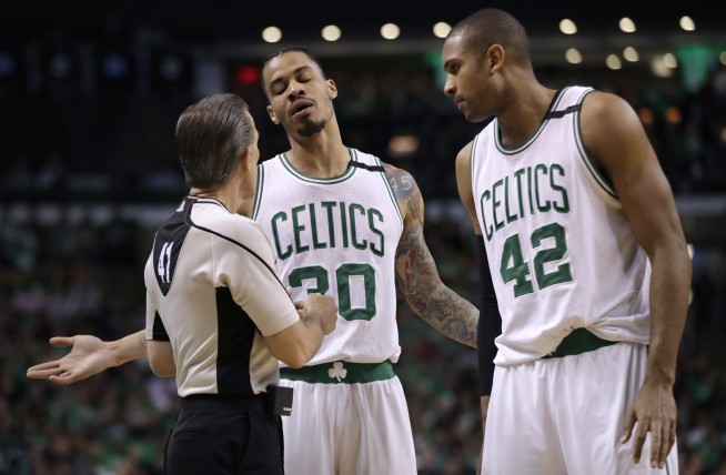 James passes Jordan, Cavs back in Finals with 135-102 win