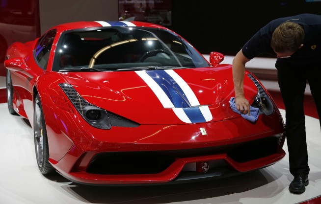 Uh-oh: Driver backs into $290,000 Ferrari while parking