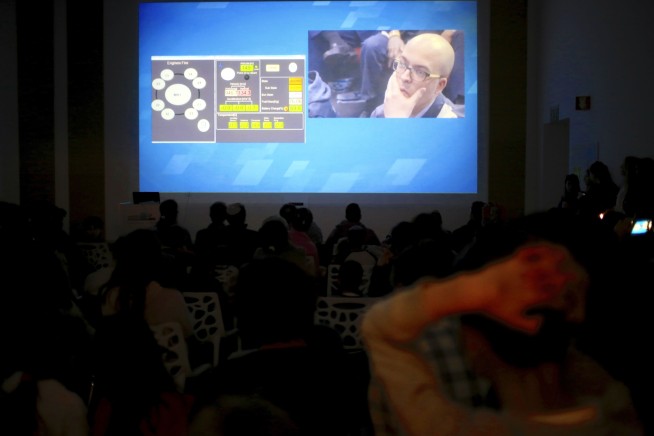 Israeli spacecraft crashes in attempt to reach moon