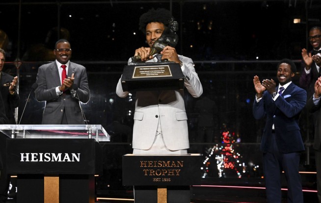 LSU QB Jayden Daniels overcomes being out of playoff hunt to win Heisman Trophy with prolific season